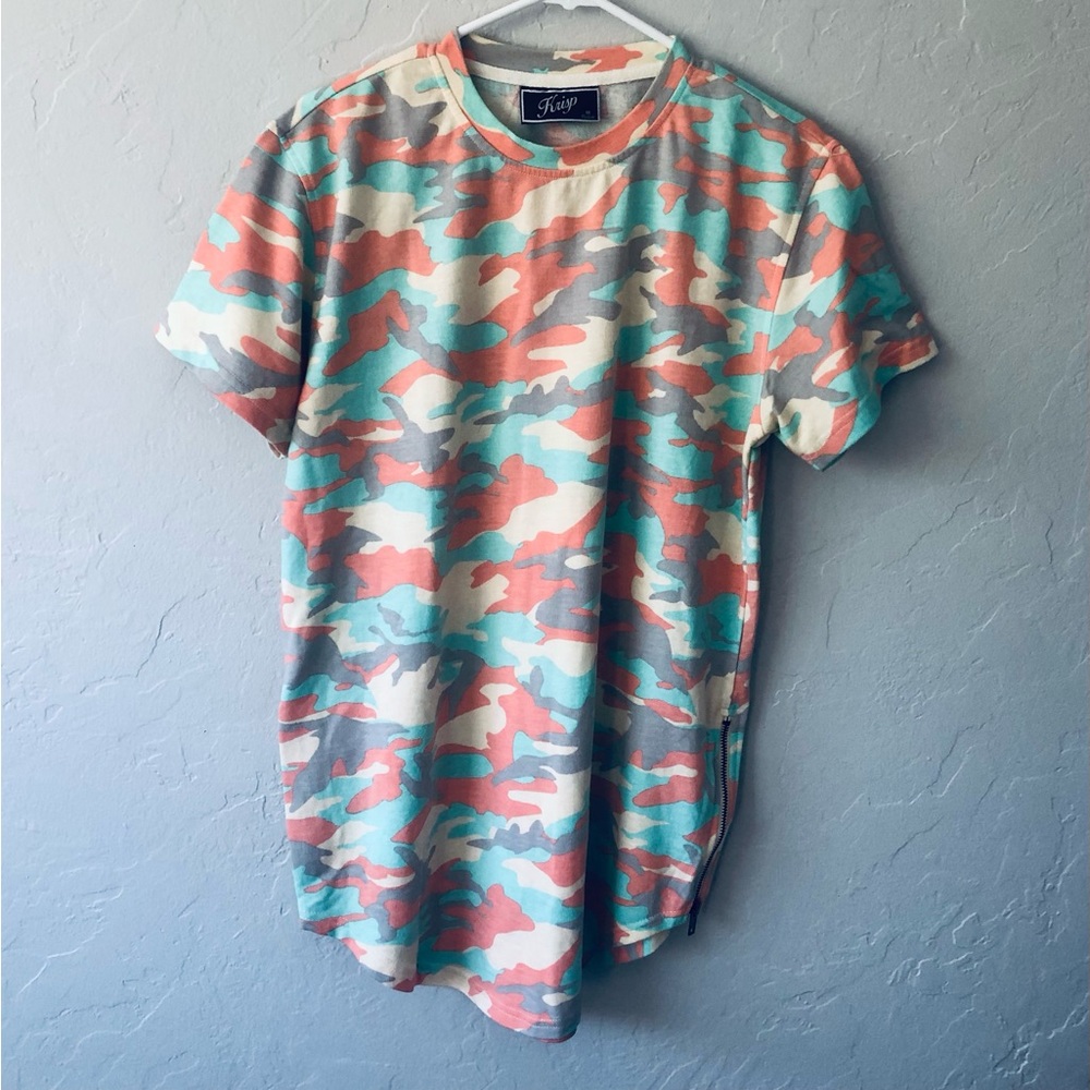 Krisp short sleeve crew neck lower sides zips.  Size M